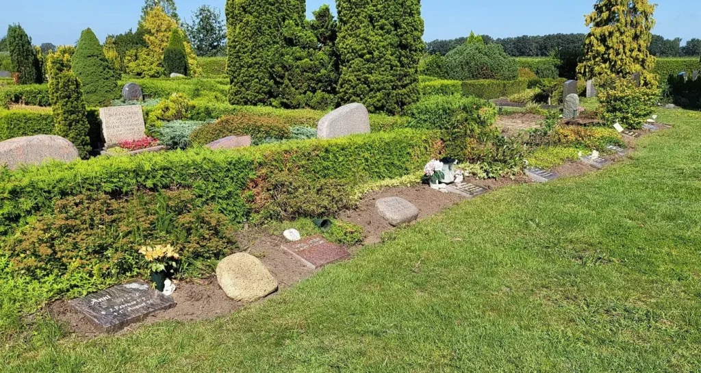 rasengräber+mit+teilpflege 1920w